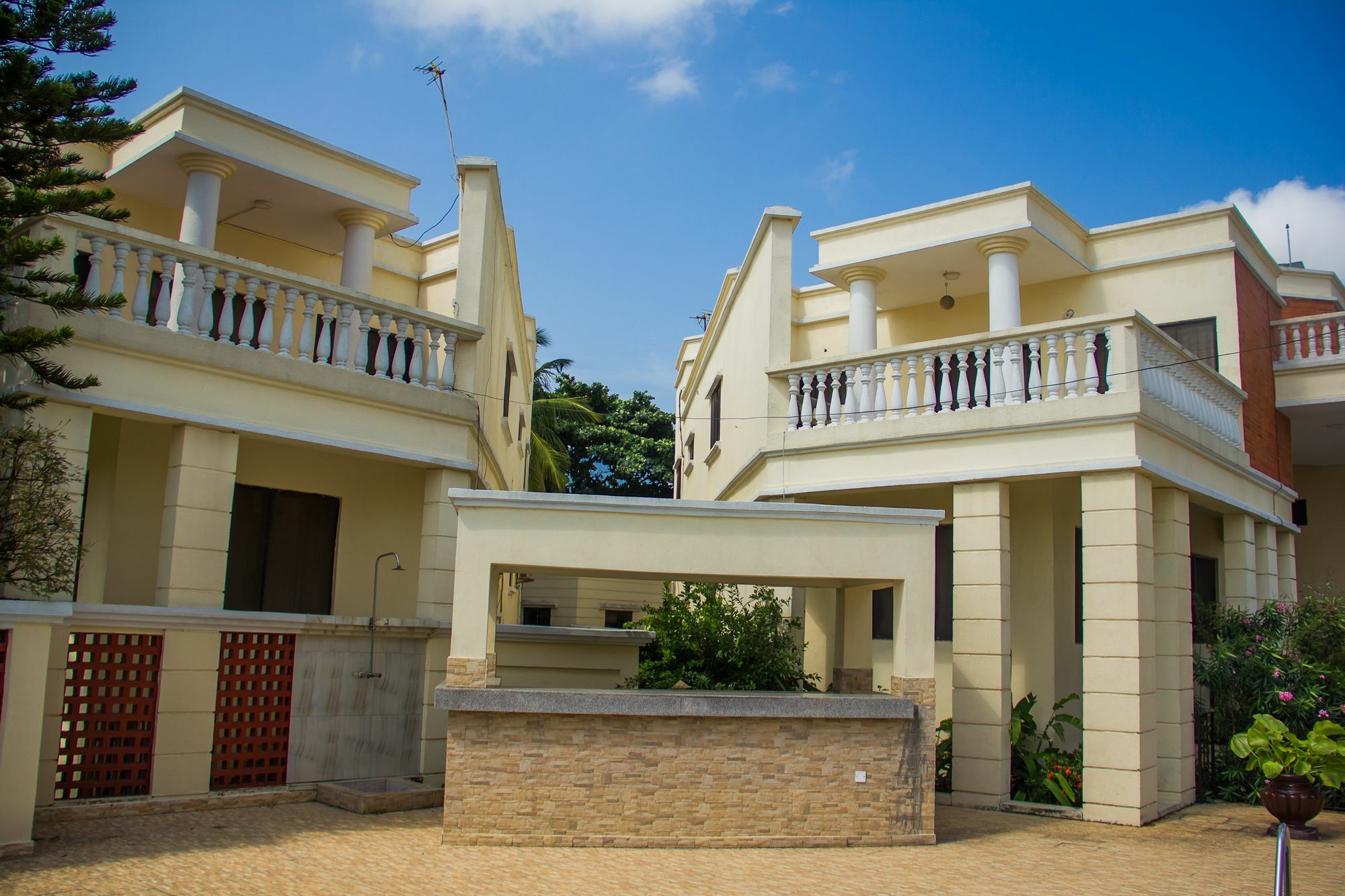 La Patriache Lodge Aliayabiagba Εξωτερικό φωτογραφία