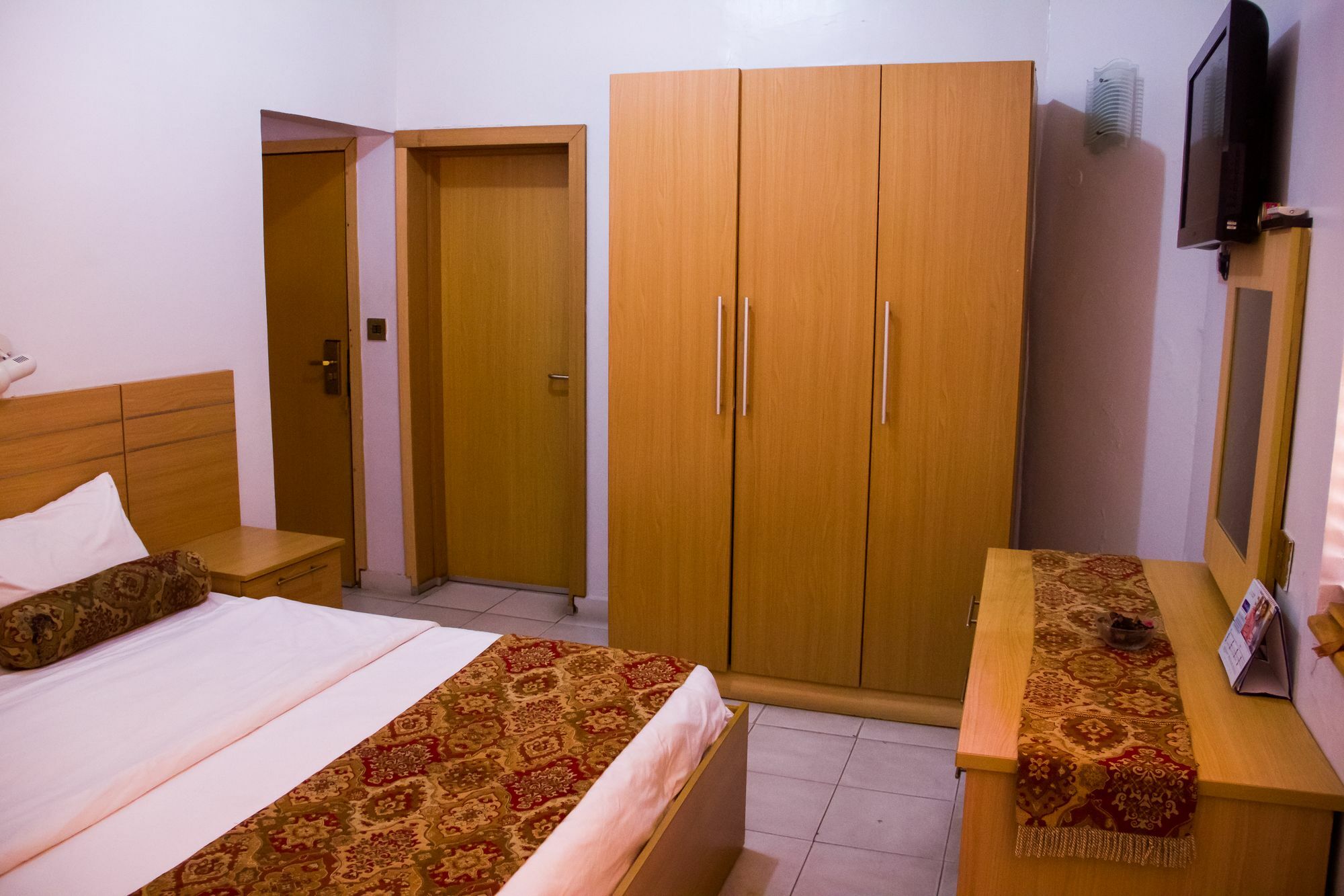 La Patriache Lodge Aliayabiagba Εξωτερικό φωτογραφία