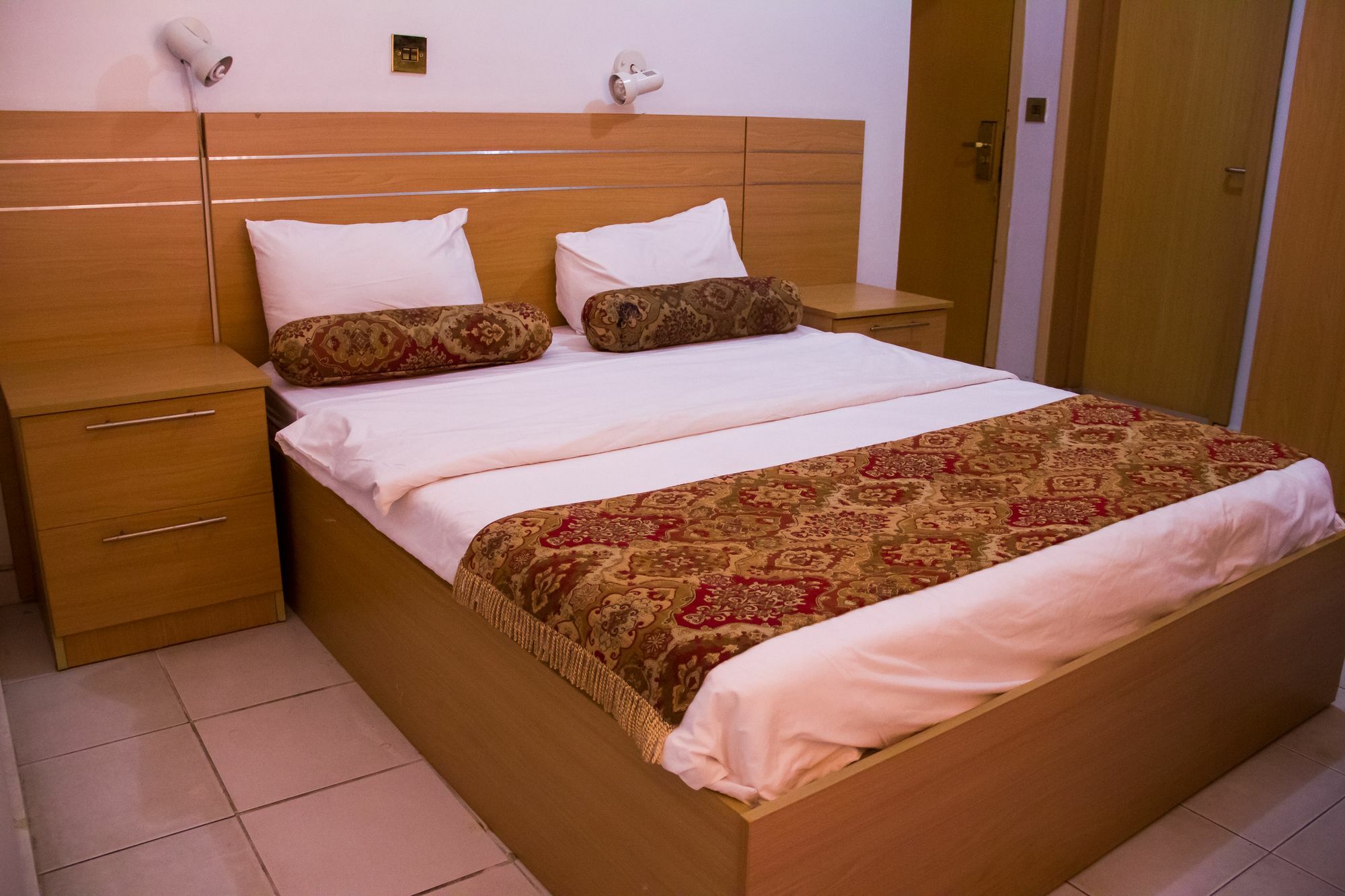 La Patriache Lodge Aliayabiagba Εξωτερικό φωτογραφία